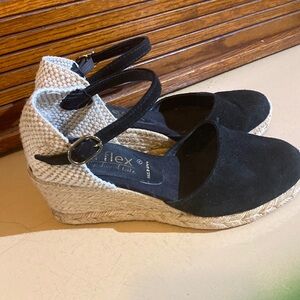 Napa Flex Electra Leather espadrille wedges by David Tate. Size 38/ size 8